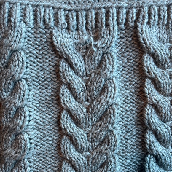 🔘 Gray cowl cable knit scarf 🔘 - Picture 2 of 3